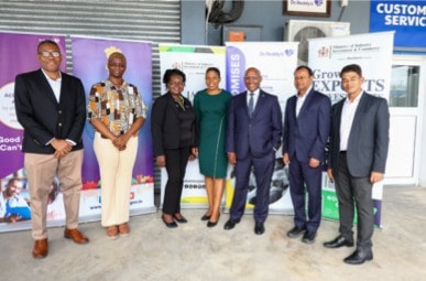 Stakeholders gather for a group photograph at the Dr. Reddy’s export shipment event.